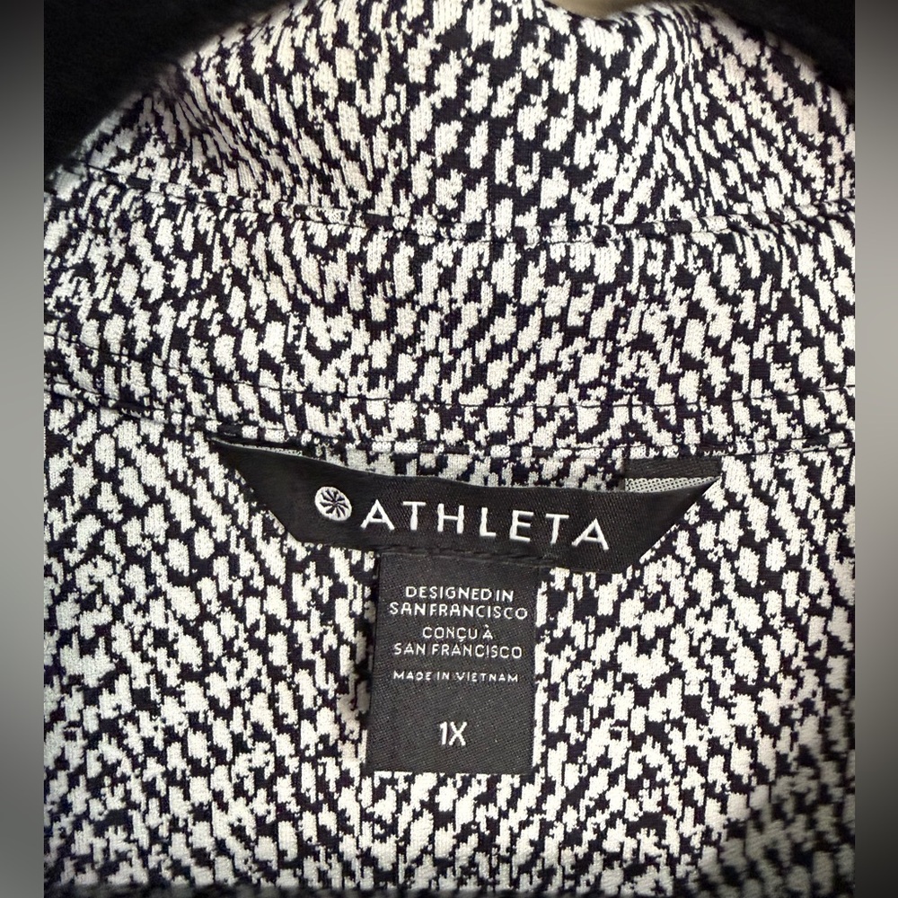 Athleta Braiden Black and White Textured Patterned Shirt Jacket - Picture 6 of 9